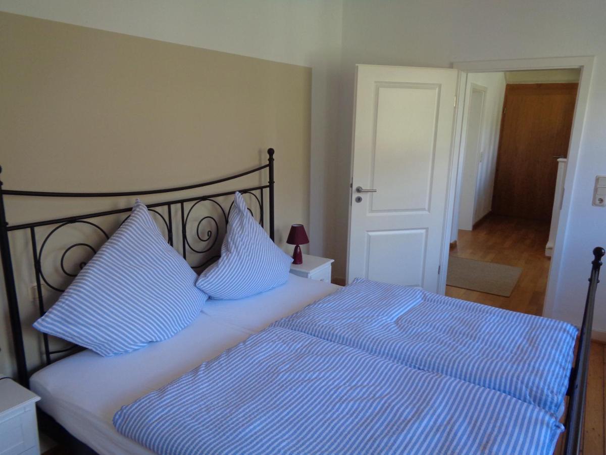 Ferienwohnung Altes Pfarrhaus Mit Flair Und Moselblick Brauneberg Bagian luar foto