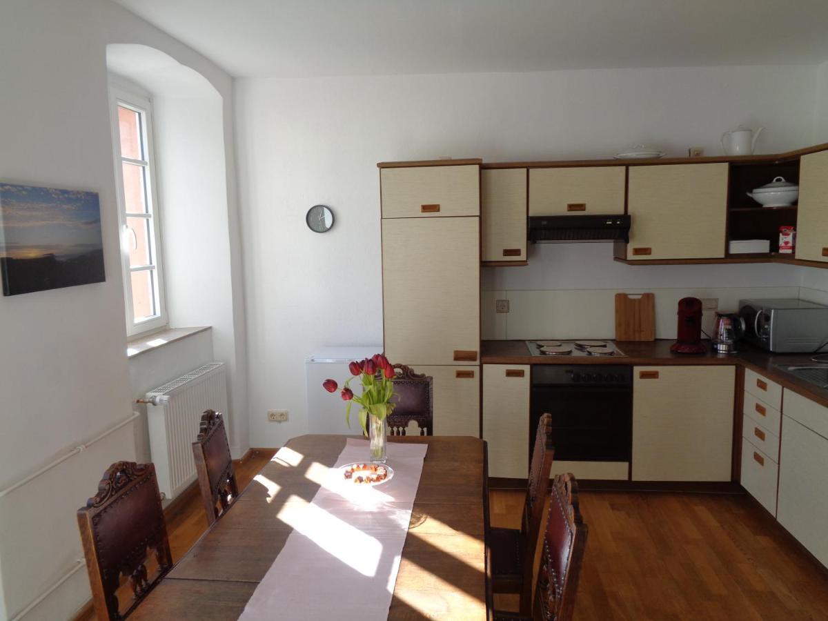 Ferienwohnung Altes Pfarrhaus Mit Flair Und Moselblick Brauneberg Bagian luar foto